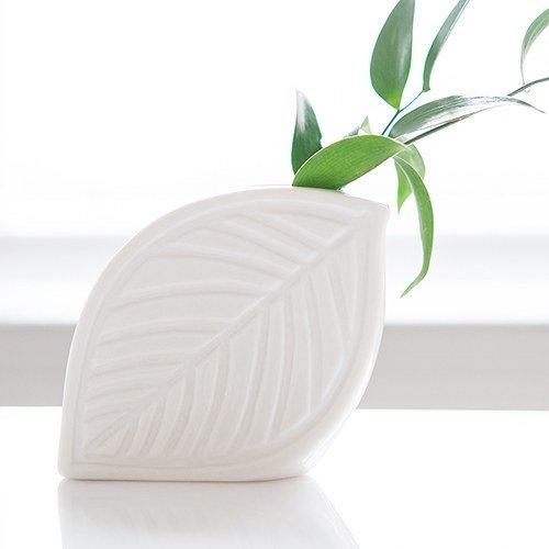 Porcelain Leaf Vases 1125